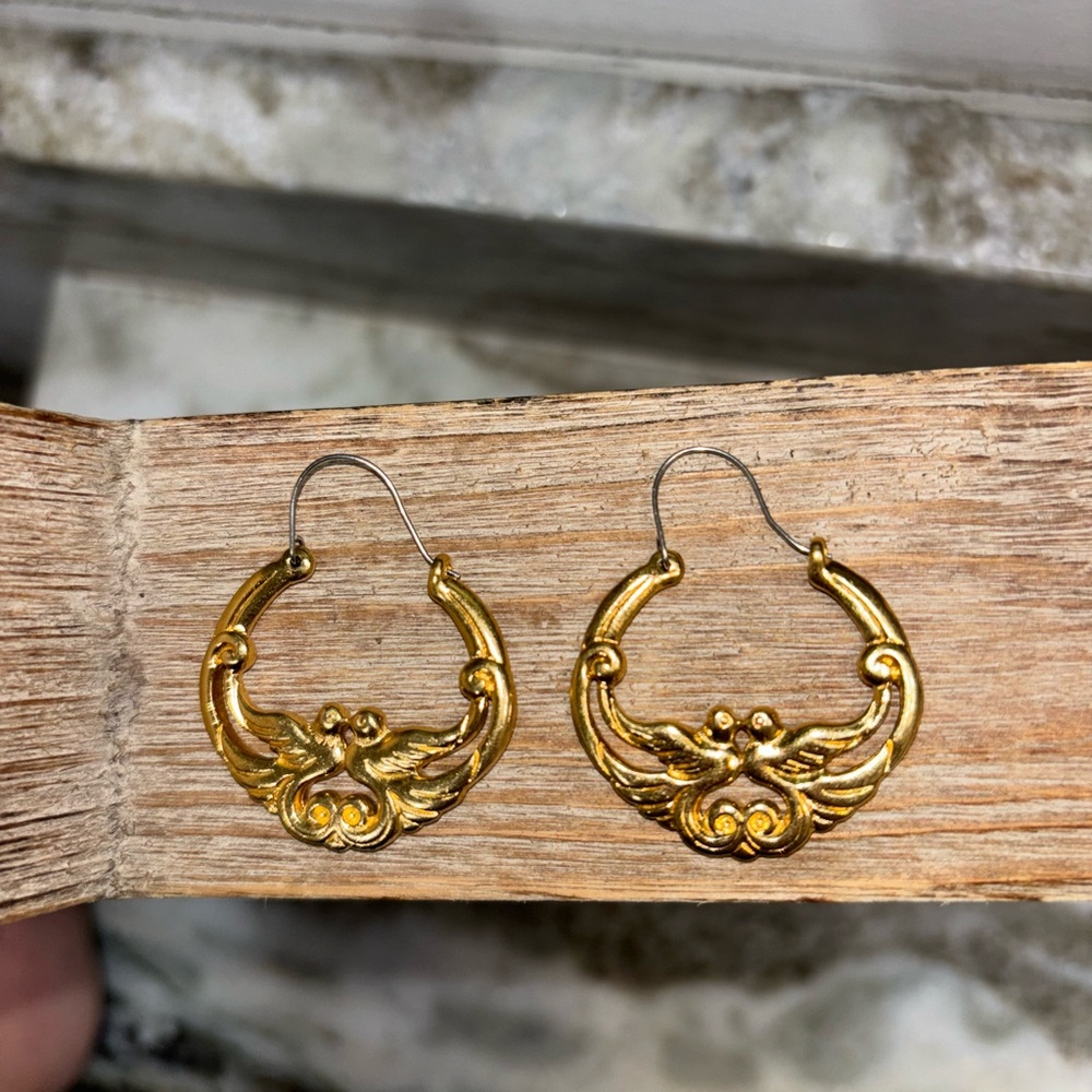 Avon 1990 love bird earrings